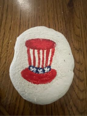 Weight: .5 oz.  Red, White, & Blue Uncle Sam’s Hat Rock Painting